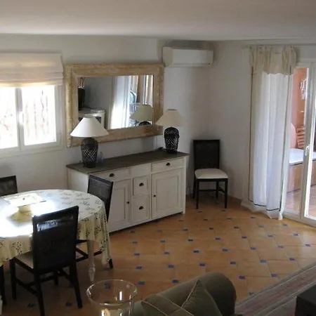Quarante Quatre Roquebrune-sur-Argens